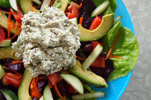 Sunflower Seed 'Vegan-Tuna' Salad (via hotfromthekettle.com)