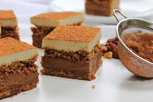 Raw Chocolate Tiramisu (via peachypalate.com)