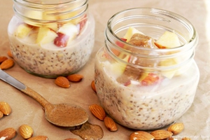 Apple & Almond Overnight Oats (via healthygrocerygirl.com)