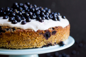 Blueberry, Lemon and Almond Cake (via greenkitchenstories.com)