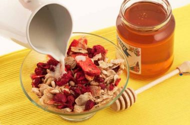 Gluten-Free Red Berry And Chia Muesli