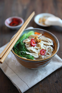 Chinese Chicken Noodle Soup (via rasamalaysia.com)