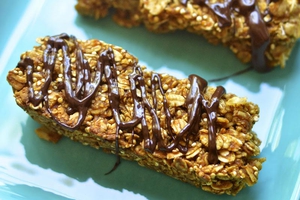 Pumpkin Chocolate Granola Bars (via virtuallyhomemade.com)