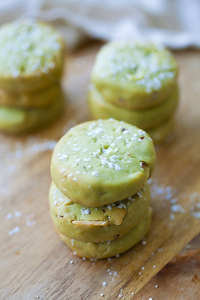 Matcha Cookies (via rasamalaysia.com)