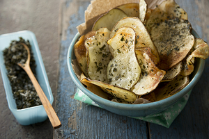 Nori Spiced Potato Crisps (via saltedandstyled.com)