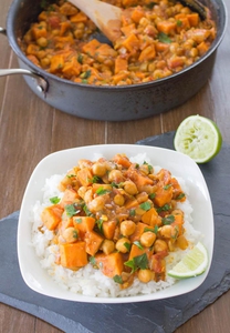 Chickpea and Sweet Potato Curry (via oneingredientchef.com)