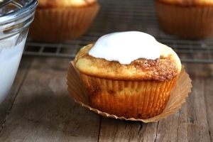 Gluten-Free Cinnamon Roll Cupcakes (via glutenfreeonashoestring.com)