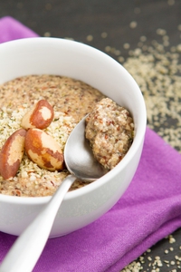 Grain-Free Hemp Heart Porridge (via healthfulpursuit.com)