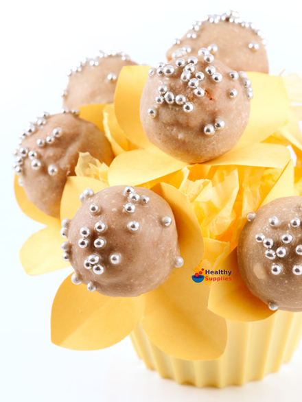 Lemon and White Chocolate Cake Pops