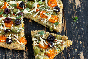 Millet, Kale & Chickpea Quiche Pizza (via veganricha.com)