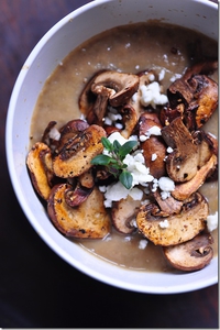 Vegan Mushroom Soup (via skinnyjns4me.blogspot.co.uk)