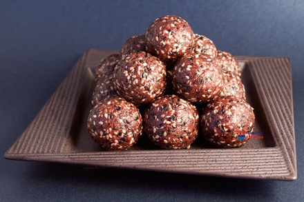 Paleo Brownie Balls Snack