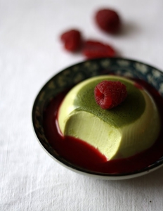 Matcha Panna Cotta (via ophelieskitchenbook.com)