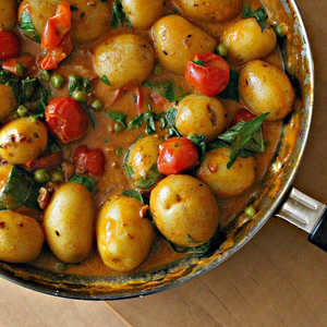 4) Coconut Potato Curry with Basil & Cashews (via joanne-eatswellwithothers.com)