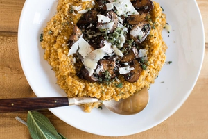 Pumpkin and Quinoa Risotto (via hellonatural.co)