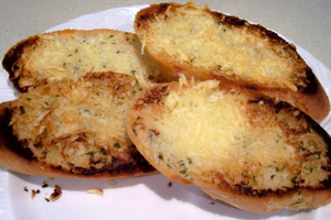 Easy Garlic Bread (via food.com)