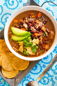 Black Bean and Quinoa Soup (via theppk.com)