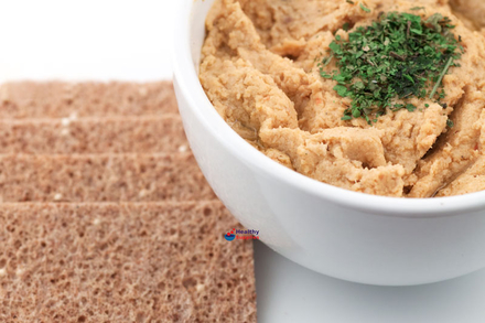 Spicy Harissa and Sesame Hummus