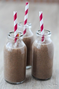 Fig and Banana Smoothie (via mindbodygreen.com)