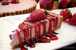 Strawberry Cream and Coconut Quinoa Tart (via nouveauraw.com)