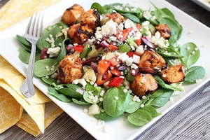 Thursday: Tandoori Chicken and Spinach (via skinnymom.com)