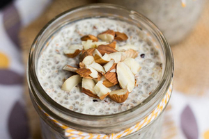 Overnight Vanilla and Almond Quinoa (via simplyquinoa.com)