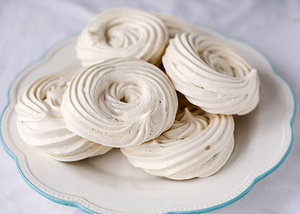 2) Vegan Meringues (via wallflowerkitchen.com)