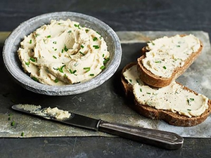 4) Vegan Cream Cheese (via bbcgoodfood.com)