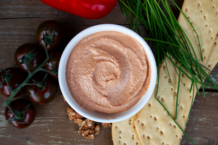 Roasted Red Pepper &#038; Walnut Dip