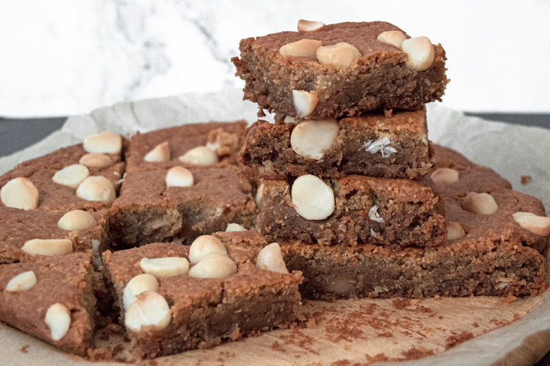 Butter Bean &#038; Macadamia Blondies