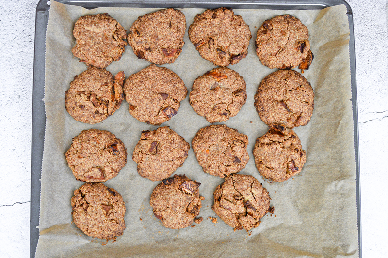 Mango Oatmeal Cookies