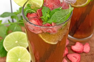 Strawberry, Kombucha and Mint Mojito