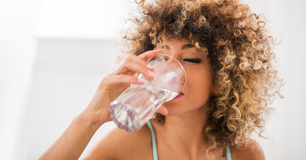 💧 2. Don’t Forget to Hydrate