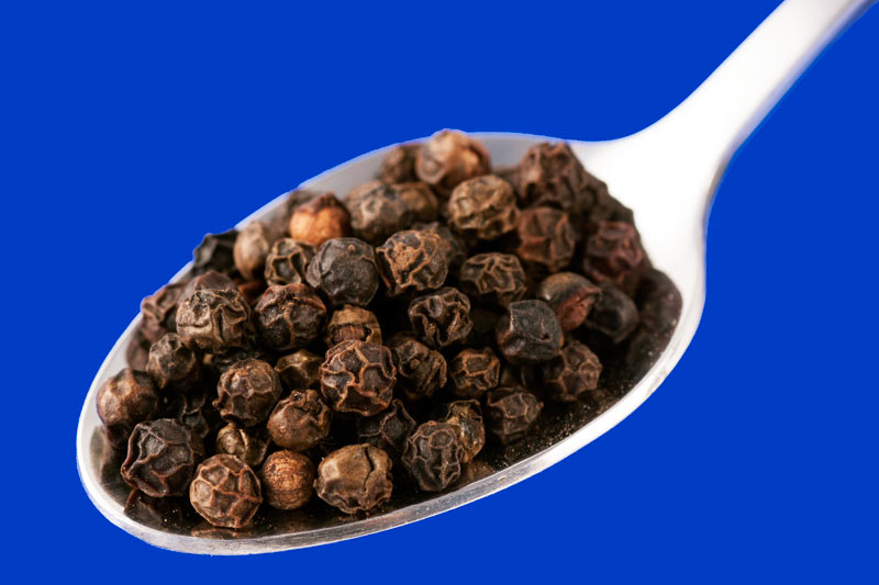 Whole Black Peppercorns 100g (Hampshire Foods)