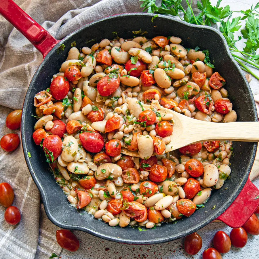 Vegan "Cheezy" Garlic White Beans